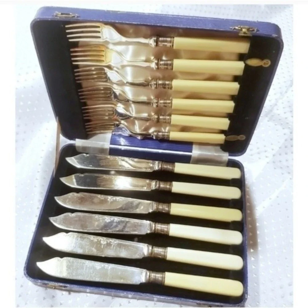 VTG Fish Cutlery English Style Design 6 Sets Forks Knifes faux bone Silver pl
